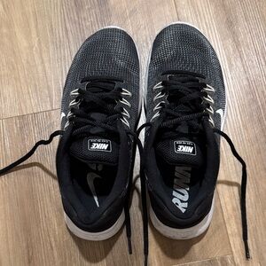 Nike Black and White Athletic Sneakers running shoes
